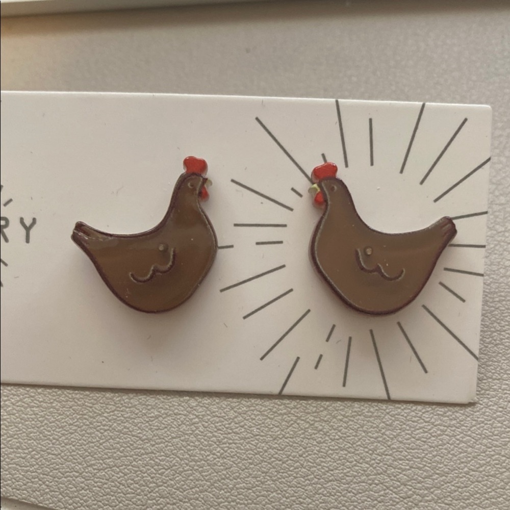 💗 Free With Purchase 💗 Brown Chicken Stud Earrings - NEW